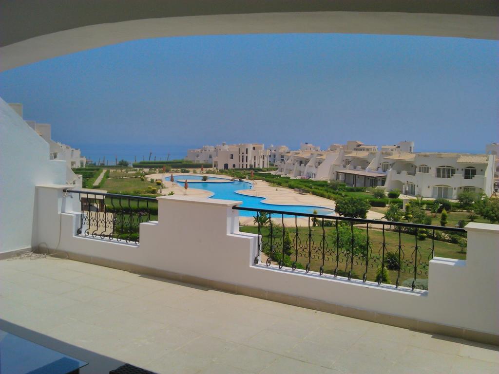 Three-Bedroom Apartment At Louly Beach Resort Ain Sukhna Room photo